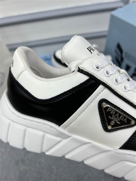 prada ayakkabi kadin